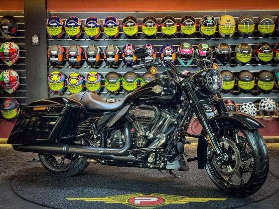 HARLEY-DAVIDSON ROAD KING SPECIAL 